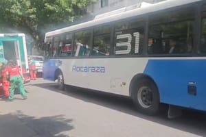 Doce heridos tras un choque y la frenada brusca de un colectivo de la línea 31
