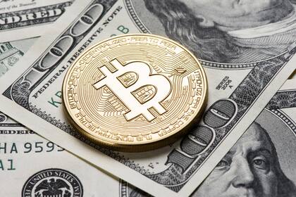 Algunas instituciones financieras anunciaron proyectos de explorar soluciones basadas en blockchain, aunque muchas otras se resistieron por su naturaleza descentralizada y los recientes ataques sufridos por las plataformas de intercambio