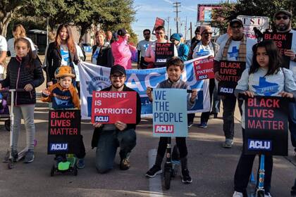 La Unión Estadounidense por las Libertades Civiles de Texas está en contra de la promulgación de la ley SB4