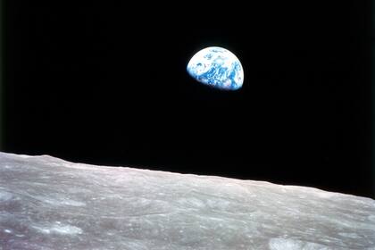 La Unión Soviética fue la primera en llegar a la Luna en 1959, pero Estados Unidos envió la primera misión tripulada, que aterrizó en la Luna en julio de 1969