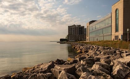 La Universidad de Loyola atre a los jóvenes al barrio