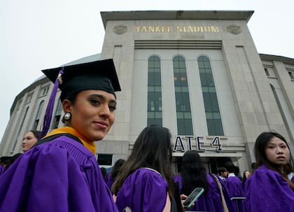La Universidad de Nueva York (NYU) encabeza el ranking nacional con más de 27.000 estudiantes extranjeros, que representan una fuente clave de financiamiento y diversidad académica para la institución