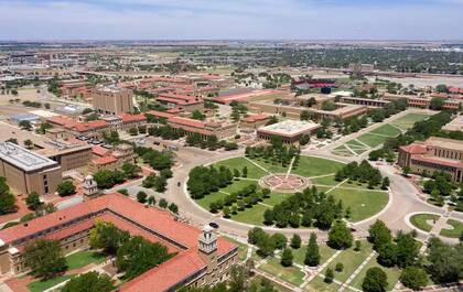 La Universidad posee una red subterránea compleja, que incluye túneles de servicios, laboratorios, tendidos eléctricos y áreas técnicas