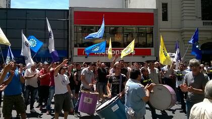 La UOM protestó en la avenida Callao