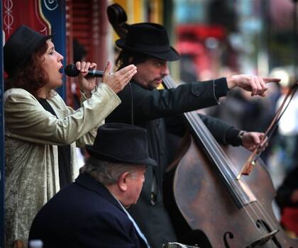 Caminito, con sus tangueros, mantiene el viejo atractivo turístico