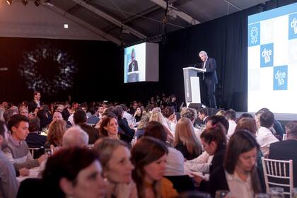 La UTDT otorga ayuda financiera sobre la base de criterios de mérito académico, necesidad económica y lugar de procedencia