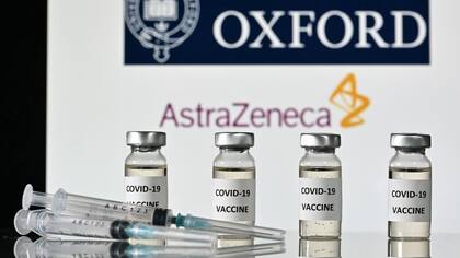 La vacuna de Oxford y AstraZeneca es de uso más sencillo y de menor costo