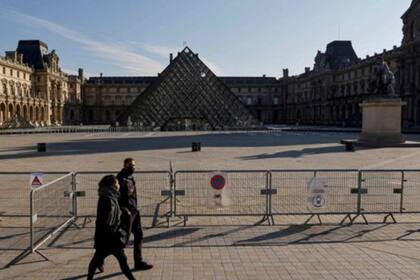 La vacuna podría acabar con los confinamientos estrictos, pero aún es pronto para llegar a ese punto