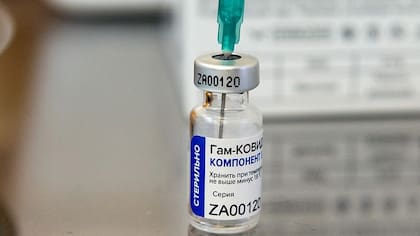 La vacuna Sputnik fue la primera en llegar. Ya se trajeron 600.000 dosis y se está comenzando a dar en todo el país.