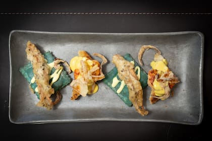 La vajilla está a tono con el estilo del restaurant.