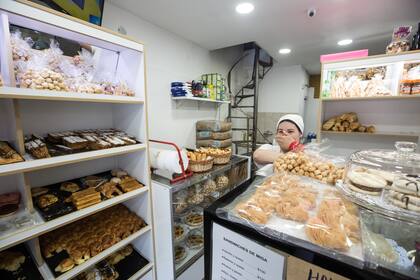 La variedad de productos, uno de los fuertes de la panadería de Lourdes