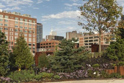 La vegetación elegida fue pensada para proporcionar un entorno cambiante a lo largo de las estaciones