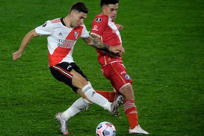 La vehemencia a la hora de marcar es una características del futbolista oriundo de González Catán que estuvo diez años en River.