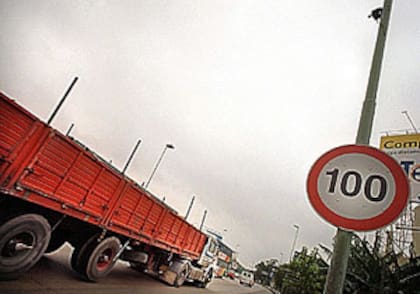 A más de 150km/h, la multa por exceder el límite de velocidad llega a $2.5 millones