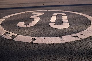 Las señales de tránsito que pueden aparecer en el asfalto