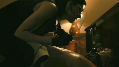 La venganza de Lisbeth Salander en La chica del dragón tatuado, versión David Fincher