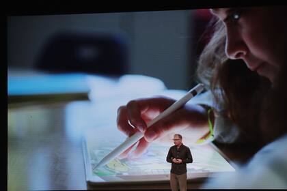 La versión 2018 del iPad de 9,7 pulgadas ahora es compatible con el lápiz digital que debutó en los modelos Pro