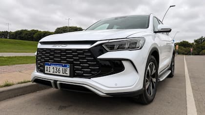 La versión de entrada de gama tiene una autonomía eléctrica de 71 km, mientras que la tope de gama alcanza los 100 km