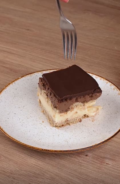 La versión de esta torta alemana no lleva horno ni amasado