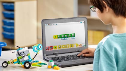 La versión educativa de Lego permite programar sus motores y crear robots, vehículos y más