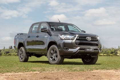 La versión SR de la Toyota Hilux estrena caja automática