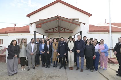La vicepresidenta de la Nación, Victoria Villarruel, fue recibida por el gobernador Ignacio Torres y participará de los actos culturales y comunitarios de la localidad chubutense.