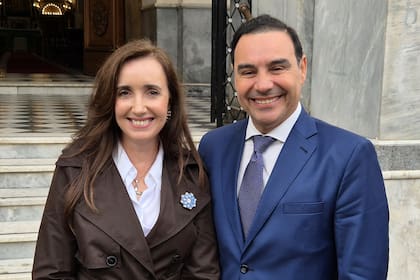 La vicepresidenta de la Nación, Victoria Villarruel, con el gobernador Gustavo Valdés en Corrientes