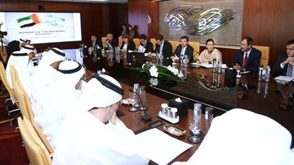 La vicepresidenta, Gabriela Michetti, y su delegación junto a empresarios de Dubai