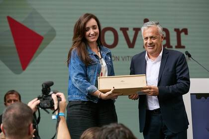 La vicepresidenta Victoria Villarruel estuvo junto al gobernador de Mendoza, Alfredo Cornejo, en los festejos por la vendimia