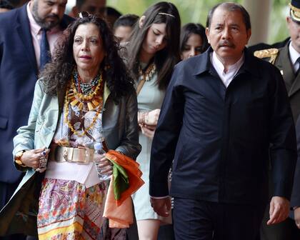 La vicepresidenta y primera dama de Nicaragua Rosario Murillo junto al presidente Daniel Ortega