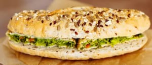 Mujer murió en Italia tras comer un sándwich de brócoli con una bacteria mortal