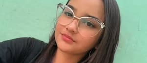 Una joven murió electrocutada mientras se planchaba el pelo en Brasil