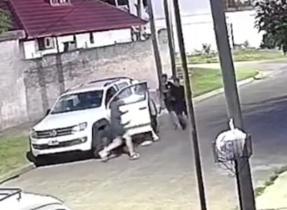 La víctima recibió culatazos constantes a pesar de mantener sus manos levantadas durante el robo