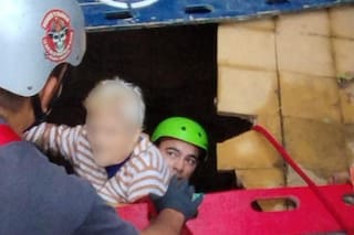 Rescataron a una mujer de 86 años que cayó a un pozo de cuatro metros en el patio de su casa