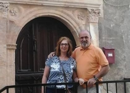 La víctima y su esposa