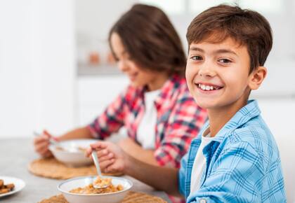 La vida con dependientes (como niños o personas de la tercera edad) puede incrementar el gasto familiar hasta en un 75%