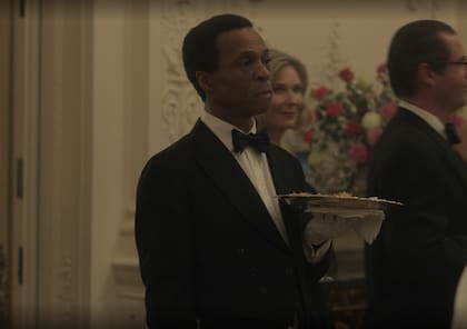 La vida de Sydney Johnson llamó la atención de los productores de "The Crown" y su rol fue interpretado por el nigeriano Jude Akuwudike en la quinta temporada