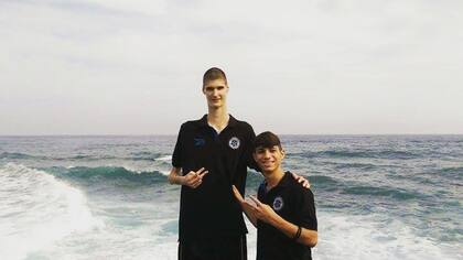 La vida del gigante de 17 años