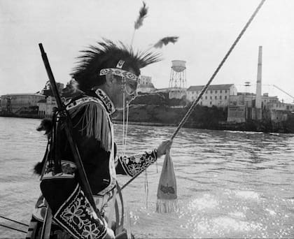 La vida en Alcatraz de las comunidades nativas incluía la práctica de la pesca
