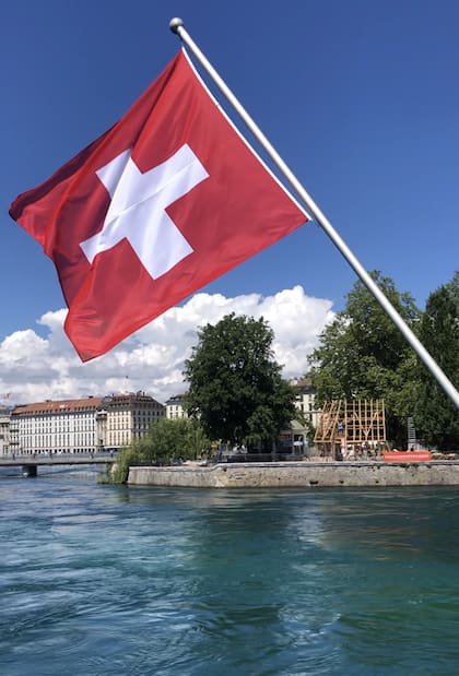 La vida en Ginebra gira en torno a su lago, donde se realizan numerosas actividades al aire libre.