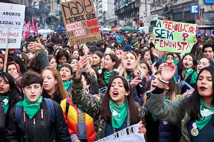 La vigilia en las calles duró 24 horas y ocupó varias cuadras de la zona de Congreso, entre Rivadavia y Corrientes