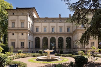 La Villa Farnesina fue adquirida por Alejandro Farnese en 1577