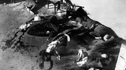 La violencia, como la de la masacre del día de San Valentín, así como la diversión, son las dos caras más conocidas de la Ley Seca en EE.UU. Pero en esos años pasaron cosas que marcaron el país irremediablemente.