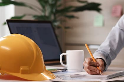 La visa H-1B permite a extranjeros trabajar en ocupaciones especializadas con títulos universitarios o de posgrado