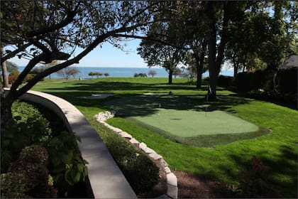 La vista al lago St. Clair que ofrece la lujosa finca de Miguel Cabrera en EE.UU.
