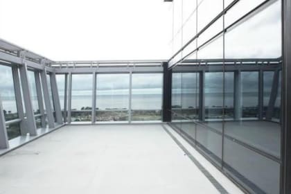 La vista al río es una de las características más atractivas de este departamento