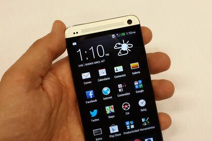La vista de aplicaciones del HTC One, más minimalista que sus antecesores
