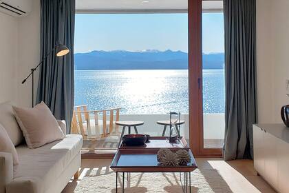 La vista de las unidades de Capitalinas Bariloche desde todos los ambientes que dan al Nahuel Huapi