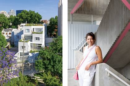 La vista desde el frente entrega módulos de chapa que se acercan y alejan de la puerta de calle para aprovechar el ingreso del sol y tener mejores vistas. Al lado, la arquitecta Ana Rascovsky.