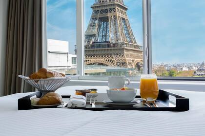 La vista desde la habitación del hotel donde se aloja el Peque. Crédito: www.pullmanparistoureiffel.com
